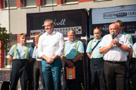 Zväčšiť fotografiu -  župan odovzdal ďalšie dva život zachraňujúce prístroje - TSK_vikend_nedela (10)